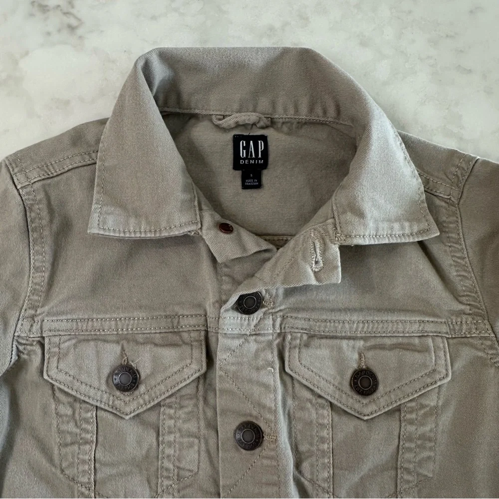 GAP Kids Girls Tan Denim Jacket. Size Small.